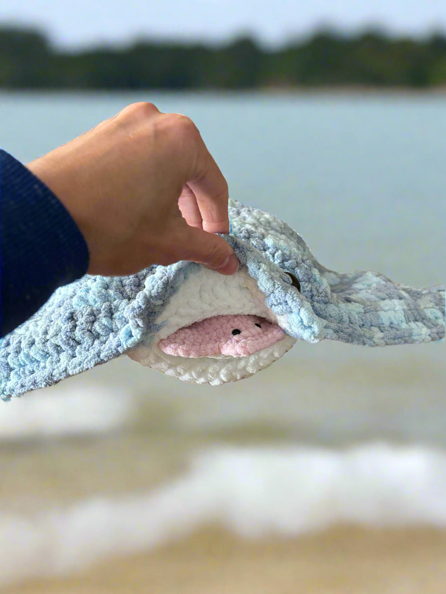 Crochet Manta Ray with mini rays